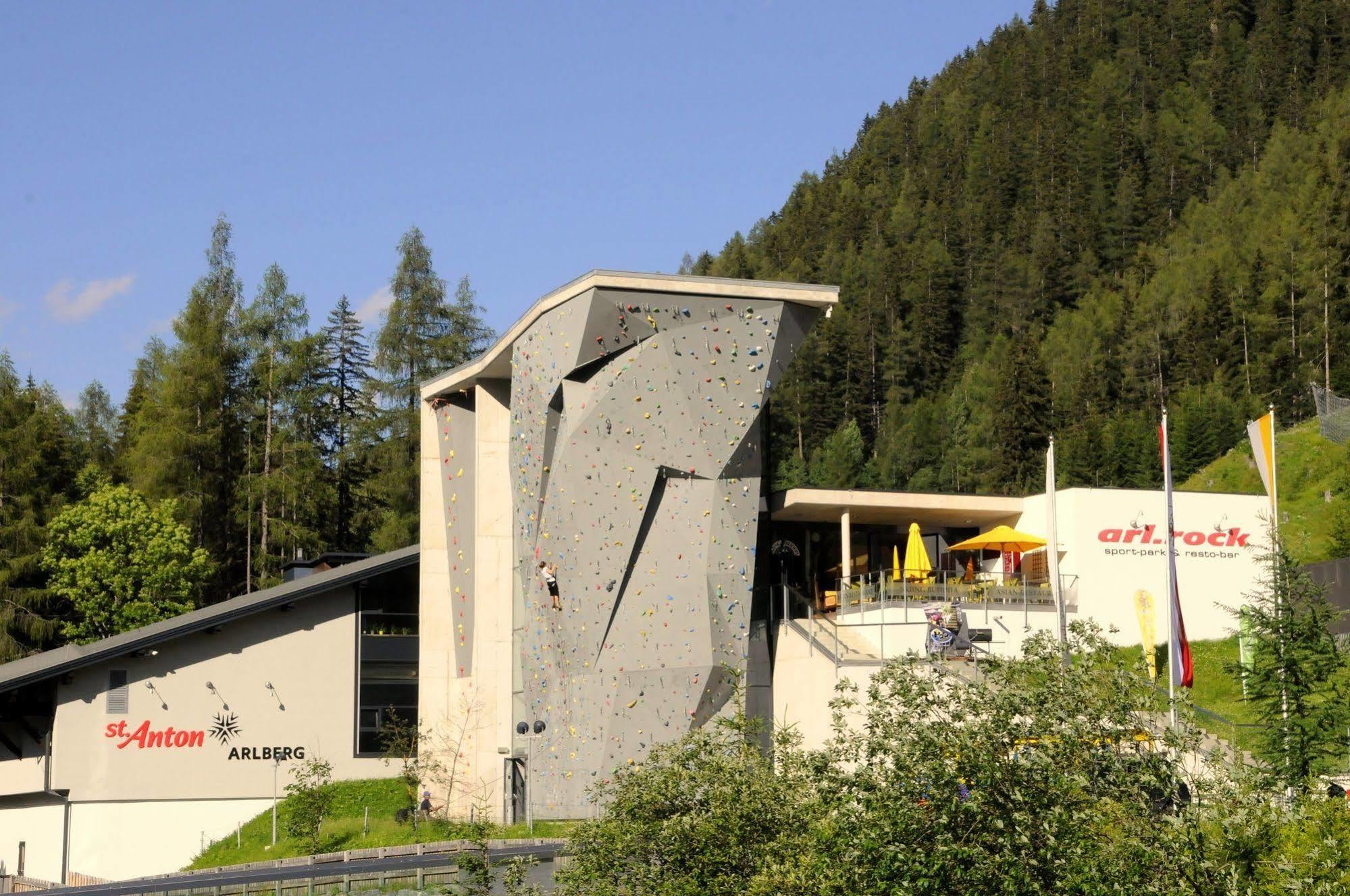 Pension Helvetia Sankt Anton am Arlberg Exterior foto